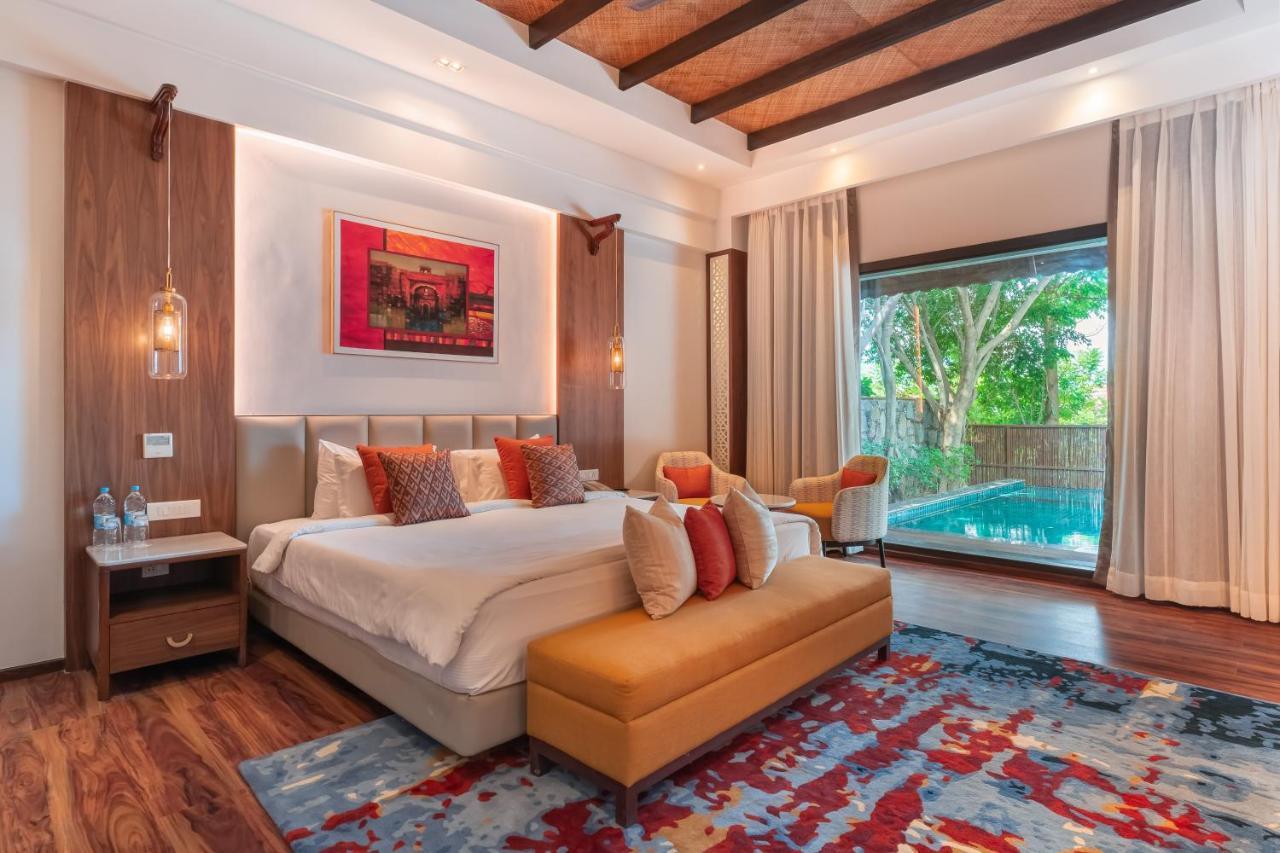 The Ananta Udaipur Hotell Exteriör bild